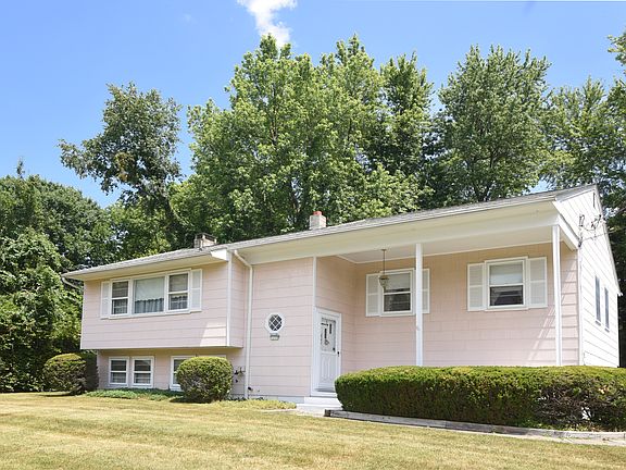 2nd image of 7 Samuels Ct
