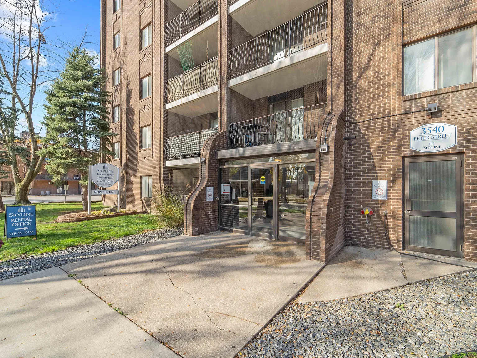 Frances Tower Apartments — Photo 4