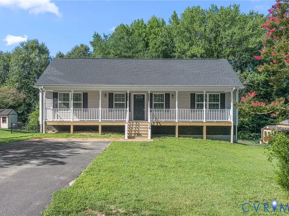 38 E Jefferson Ave, Warsaw, VA 22572