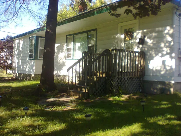2 Peterson Ter, South Burlington, VT 05403