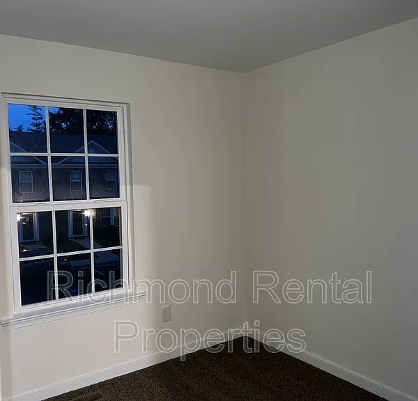 1503 Stonewall Manor Dr — Photo 6