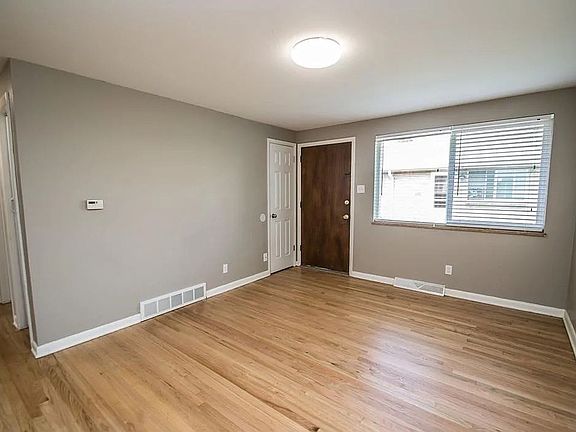 2nd image of 3405-3417 Sheridan Blvd #3407