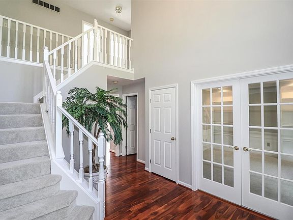 2nd image of 7262 Windsor Park Dr