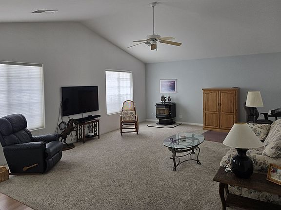 2nd image of 2613 Sierra Vista Way