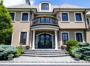 324 Calf Farm Rd, Mill Neck, NY 11765