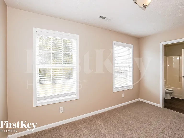 3508 Clover Hill Dr — Photo 12