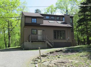 4111 Sycamore Ln, East Stroudsburg, PA