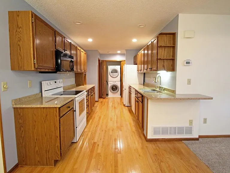207 Primrose Ct — Photo 13