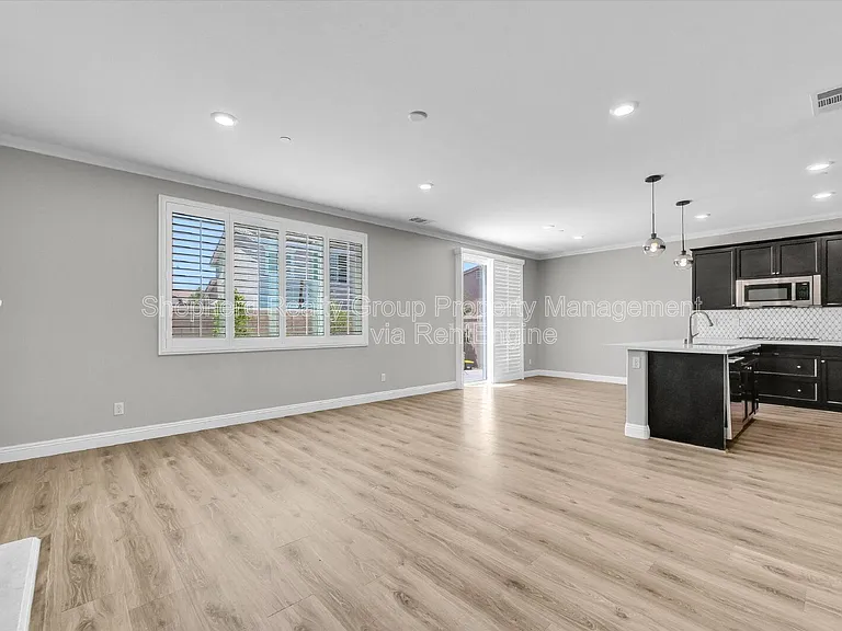 12167 Chutes Ct — Photo 6