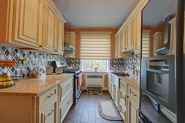 Sold by Landmarc Group | media 64