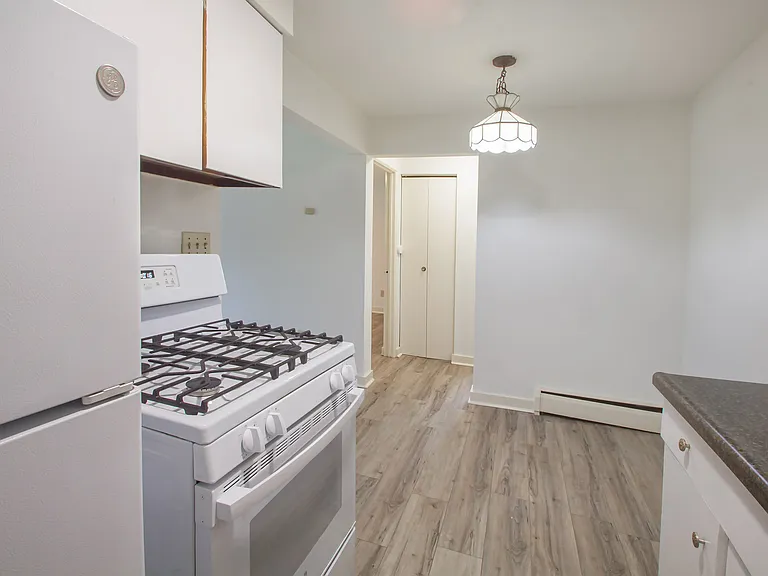 600 Allenby Ave #1 — Photo 2