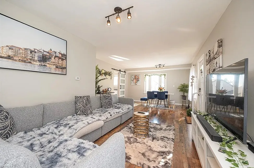 2 bed, 1102 sqft, $2,000 — Photo 4