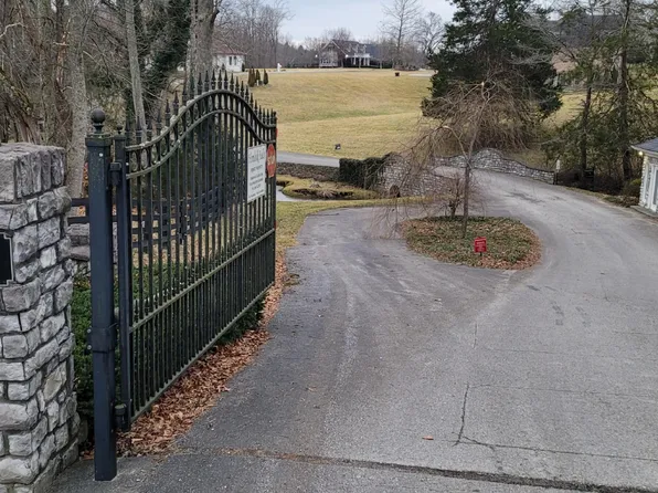 2 Blackberry Ln, London, KY 40741