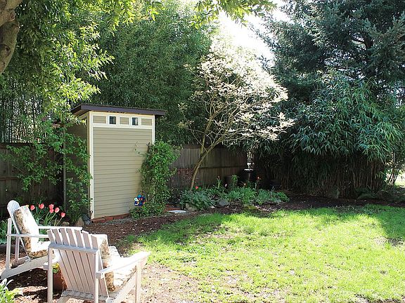 2nd image of 4912-4914 NE 15th Ave