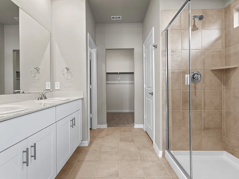 6649 Valley Lake Ln — Photo 16