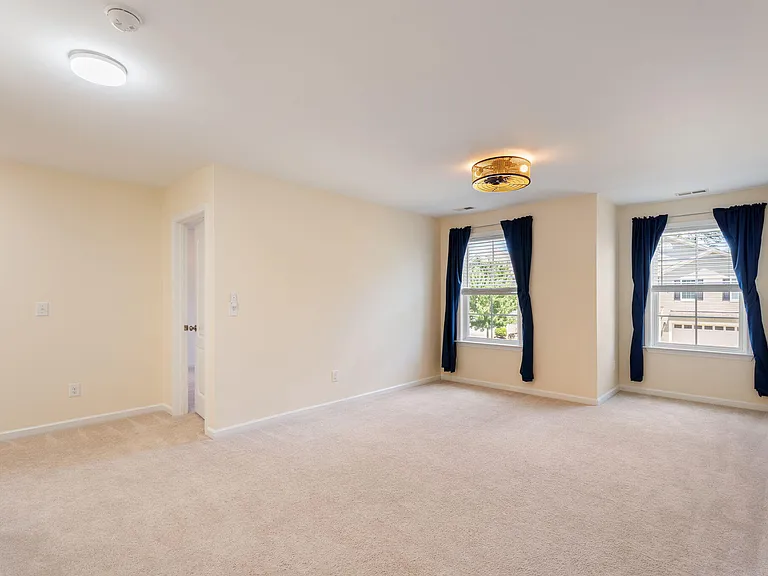 855 Ember Dr — Photo 16