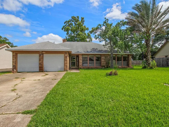 206 Stanford St, Lake Jackson, TX 77566