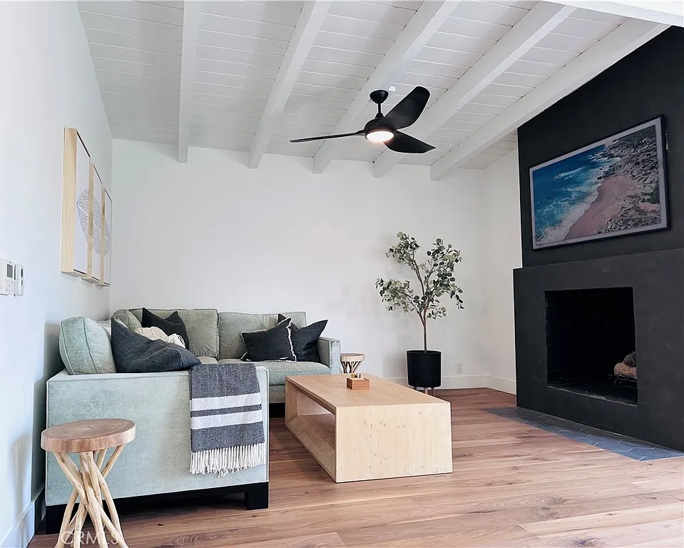 3 bed, 1549 sqft, $9,500 — Photo 1