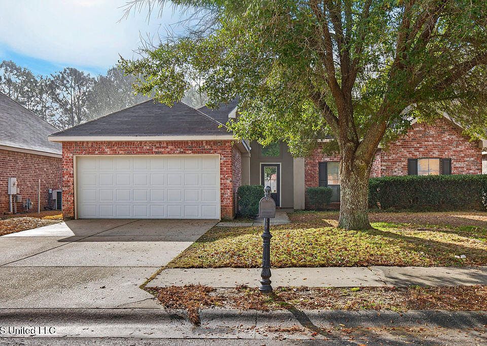 1st image of 10277 English Manor Dr