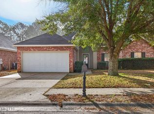 10277 English Manor Dr, Gulfport, MS 39503