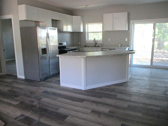 5th image of 515 Eastholm St