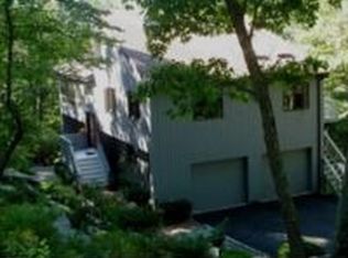 8 Carmen Hill Rd, Brookfield, CT 06804