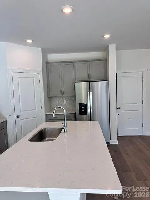 3 bed, 2.5 bath, $2,195 — Photo 4