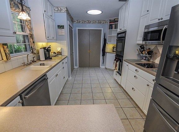 3rd image of 2306 Limerick Dr