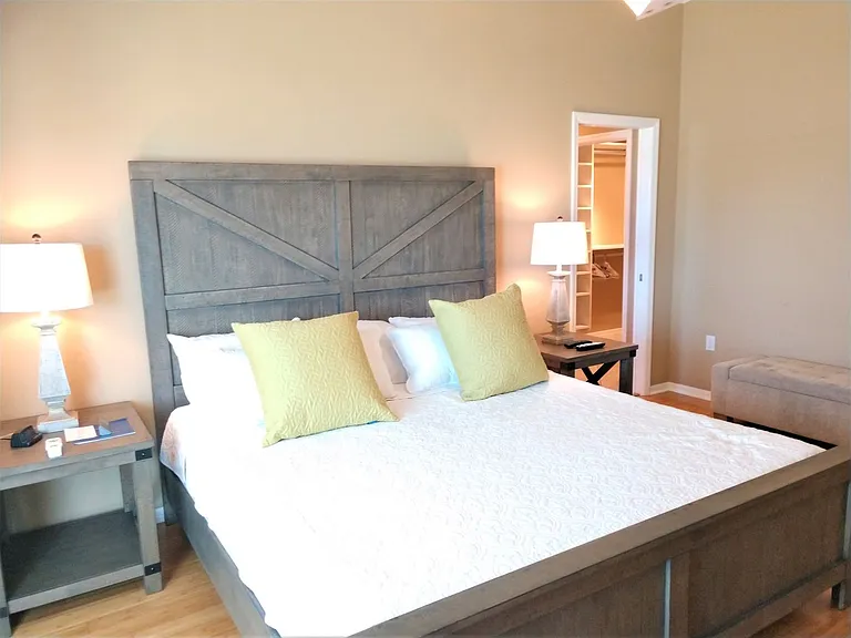 540 Clubside Cir — Photo 28