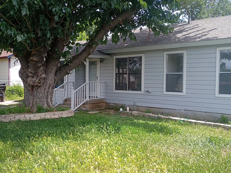 3808 Neches St — Photo 1