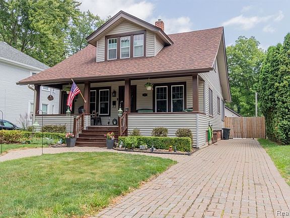 3rd image of 51 Lodewyck Ave