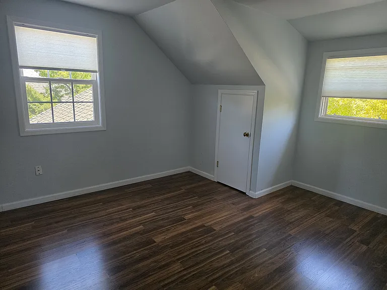 191 Pickwick Dr — Photo 8
