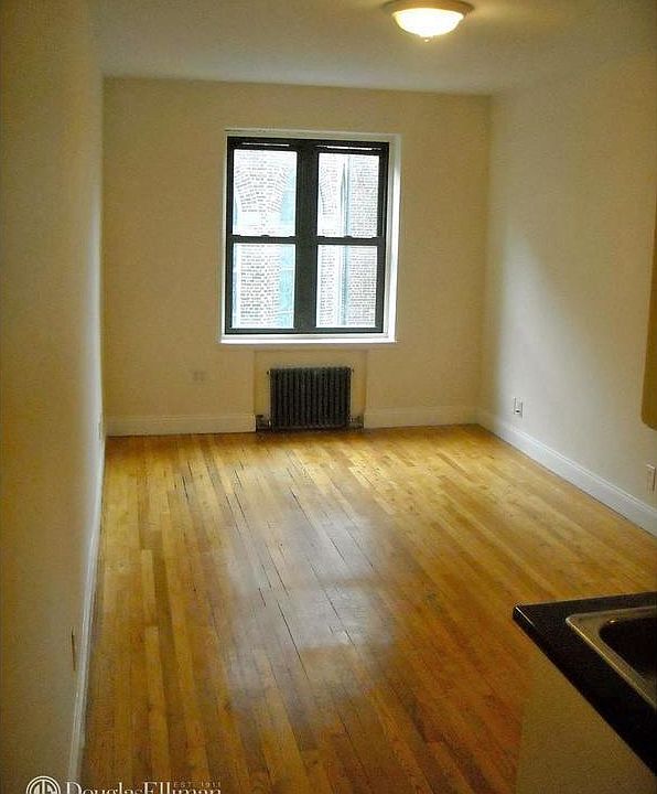 1st image of 312-320 W 23rd St #3L