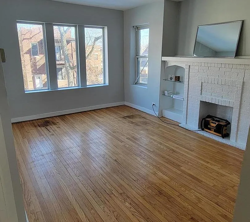 All windows throughout the apartment now have 2 in faux wood blinds.