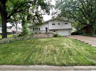 292 Jana Rd, Macomb, IL 61455