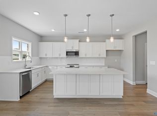 154 Rose Valley Dr, New Market, AL 35761