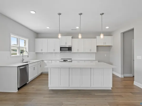 154 Rose Valley Dr, New Market, AL 35761