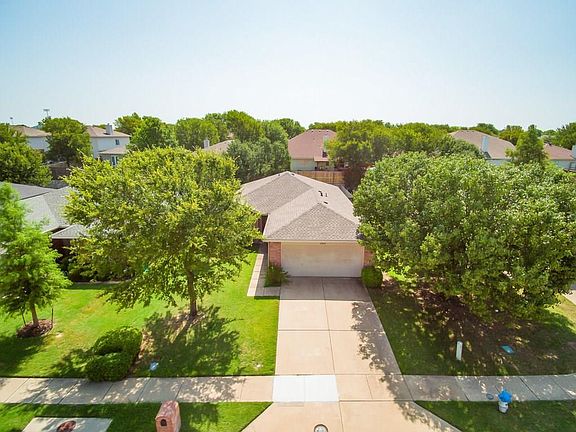 2nd image of 2808 Cliffview Dr