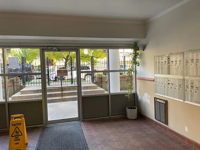 5920 N Kenmore Ave #207 — Photo 22