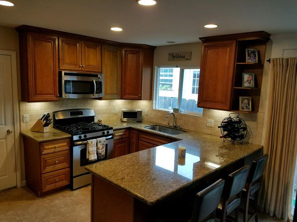 445 Elm Ave