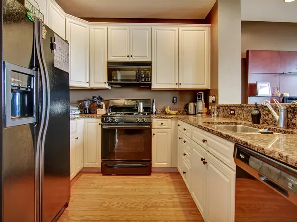 20 Lydia Dr, West New York, NJ 07093