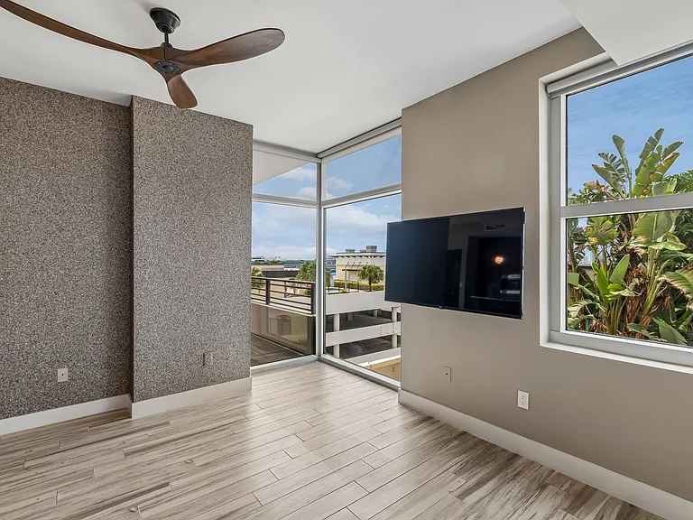 1120 E Kennedy Blvd #1030 — Photo 12
