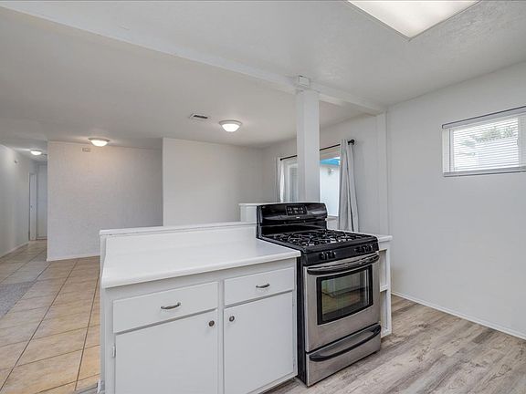 3rd image of 74774 Leslie Ave