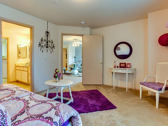 Spacious secondary rooms