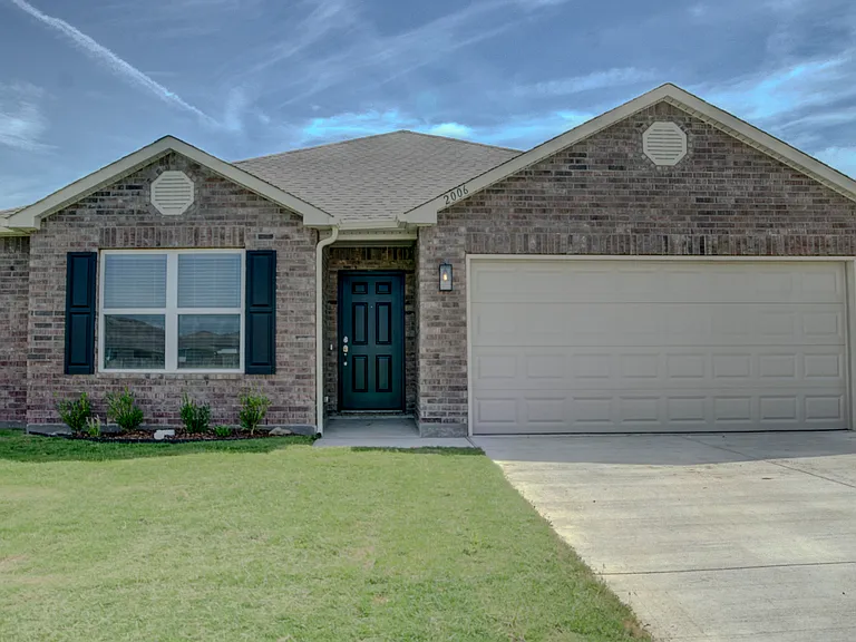 2006 S Lakin Ln — Photo 2