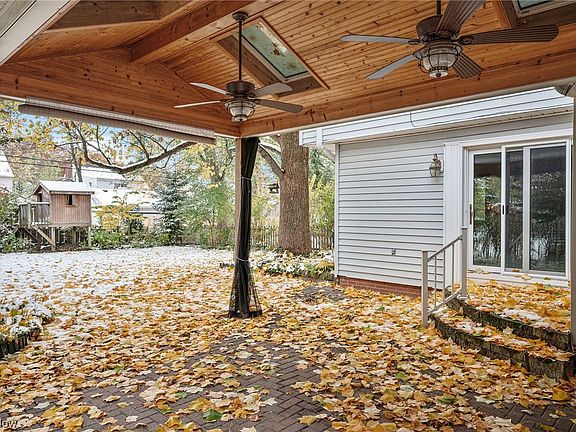 3rd image of 1408 Henning Dr