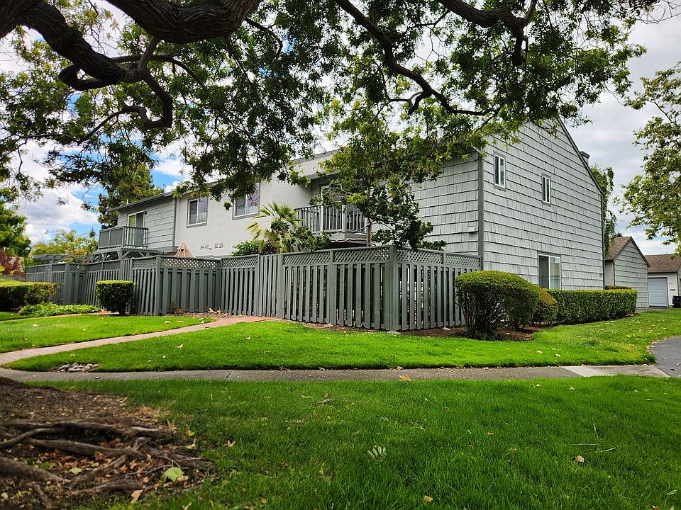 1st image of 872 Cabot Ln