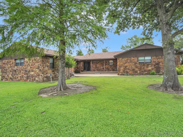 14863 N Maple Dr, Kellyville, OK 74039