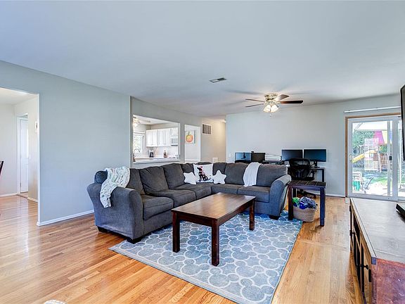 3rd image of 3101 Wintergreen Dr