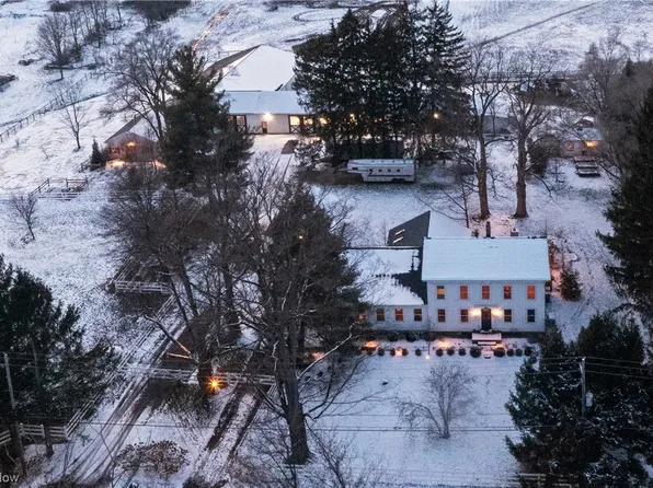 16970 Auburn Rd, Chagrin Falls, OH 44023